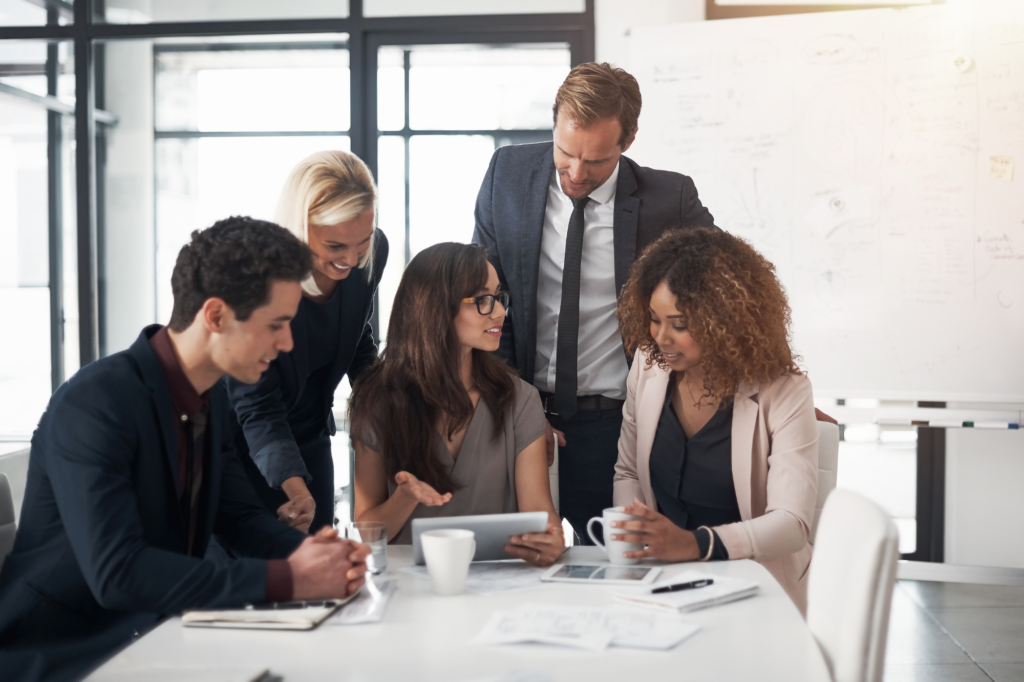 Pros and Cons of Outsourcing HR